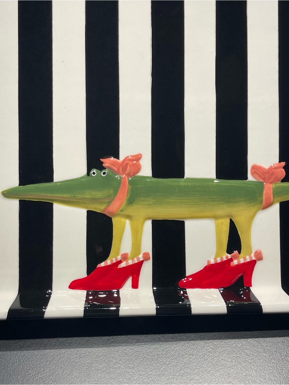 Mackenzie Childs Patience Brewster Gloria Alligator Tray - Picture 9 of 10